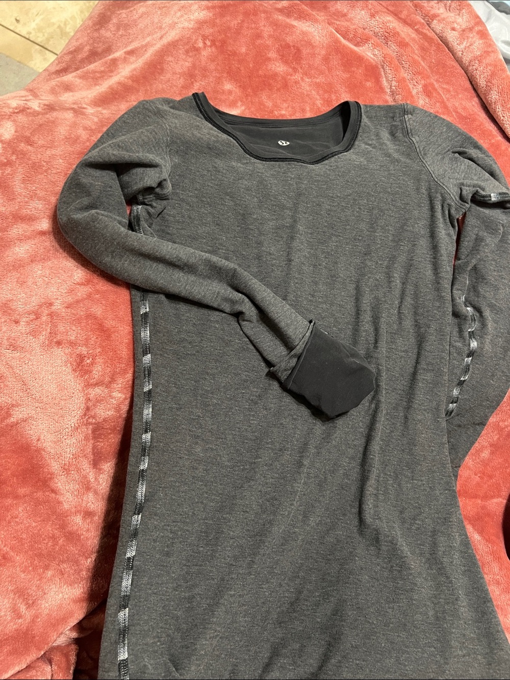 lululemon athletica Dark Heather Gray Long Sleeve Crew Top